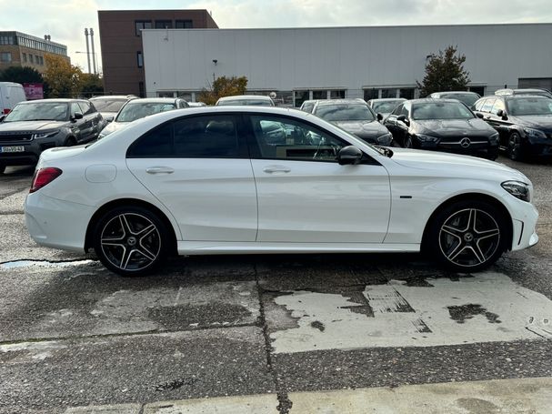 Mercedes-Benz C 300 e AMG 235 kW image number 5