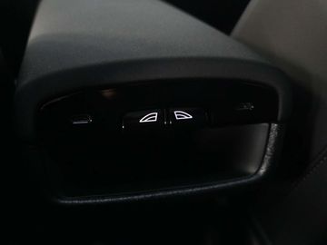 Car image 38