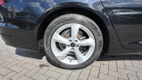 Car image 28