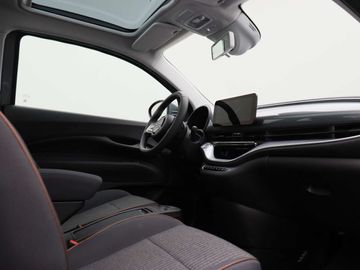 Car image 29