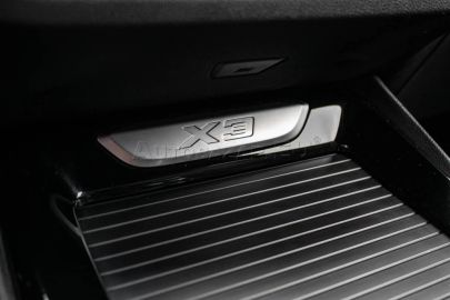 Car image 33