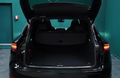 Car image 29