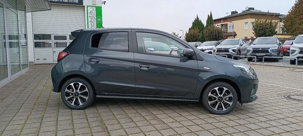 Car image 4