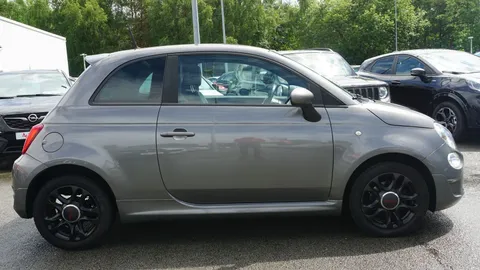 Car image 4