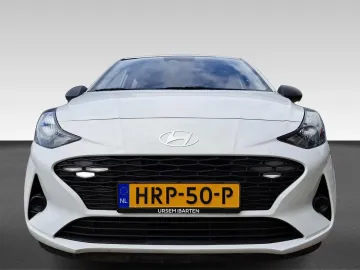 Car image 40