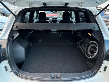 Car image 47
