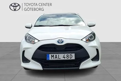 Car image 2