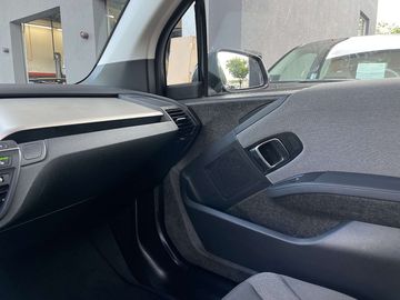 Car image 36