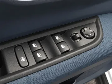 Car image 39