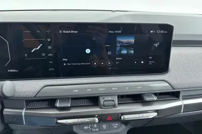 Car image 30