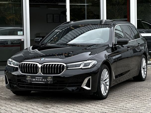 BMW 520d Touring xDrive 140 kW image number 1