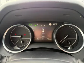 Car image 28