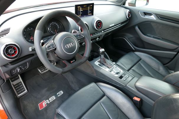 Audi RS3 2.5 TFSI quattro S tronic Sportback 270 kW image number 18