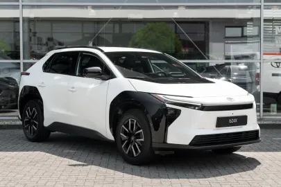 Car image 2