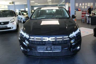 Car image 2