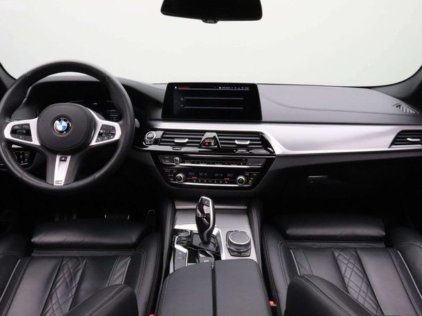 BMW 520i Touring 135 kW image number 25