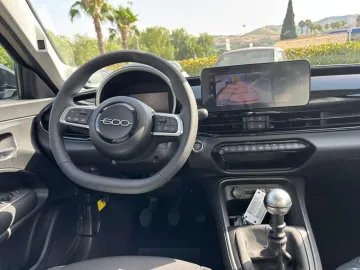 Car image 19