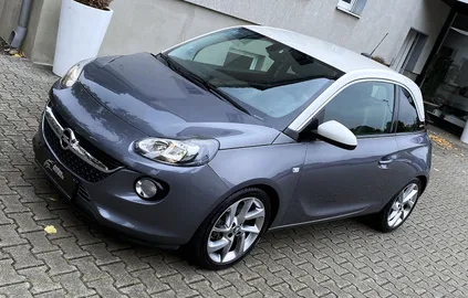 Car image 3