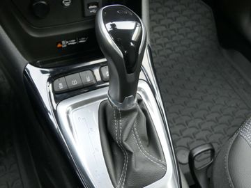 Car image 26