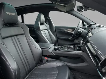 Car image 40