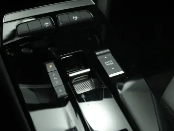 Car image 40