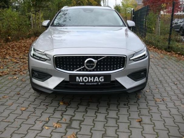 Volvo V60 Cross Country AWD B5 184 kW image number 3