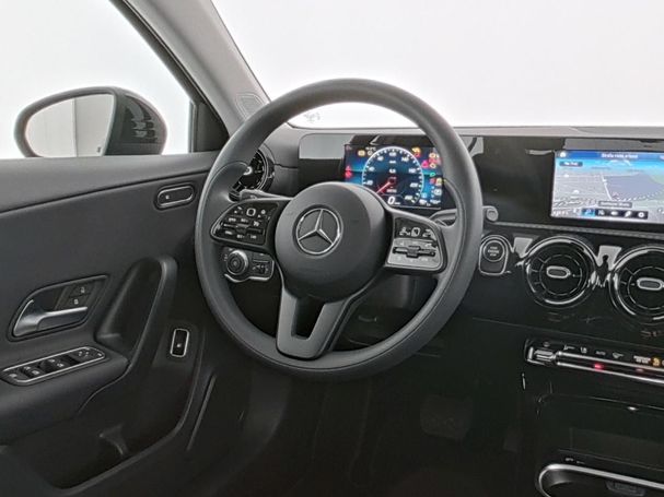 Mercedes-Benz A 250 e 160 kW image number 4