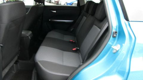 Car image 11