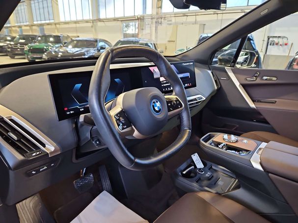 BMW iX xDrive50 385 kW image number 22