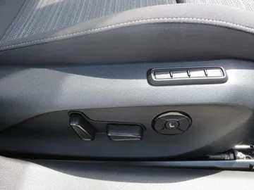 Car image 41