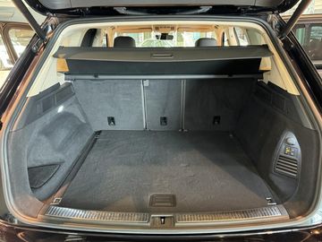 Car image 37