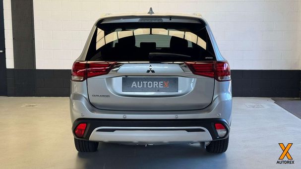 Mitsubishi Outlander 2.0 4WD CVT 110 kW image number 3