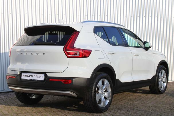 Volvo XC40 T3 Momentum 120 kW image number 2