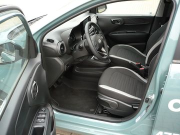 Car image 10