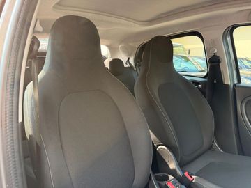 Car image 32
