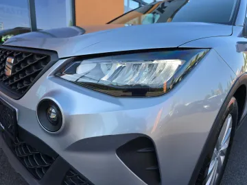 Car image 30