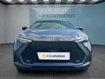 Car image 4