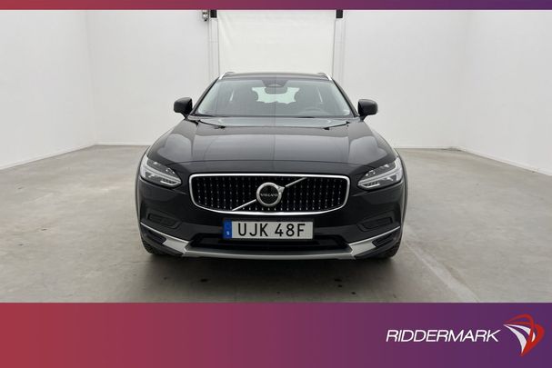 Volvo V90 Cross Country B4 AWD 146 kW image number 3