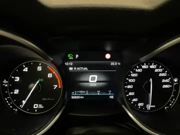 Car image 31