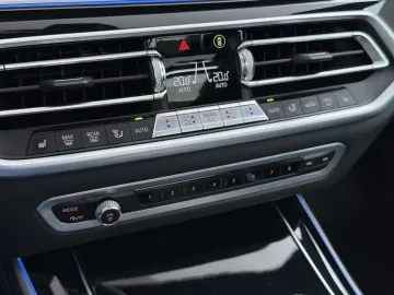 Car image 49