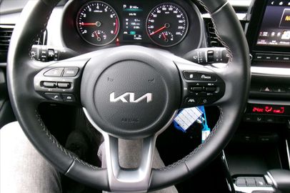 Car image 33