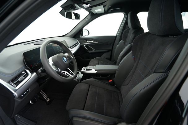 BMW iX1 eDrive20 150 kW image number 7