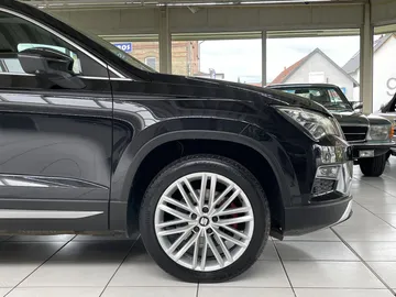 Car image 27