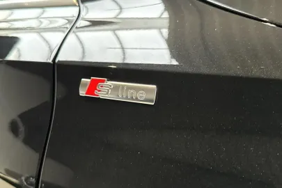 Car image 40