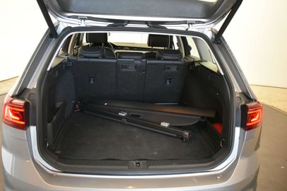 Car image 37