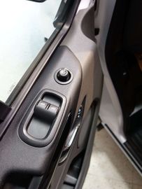 Car image 37