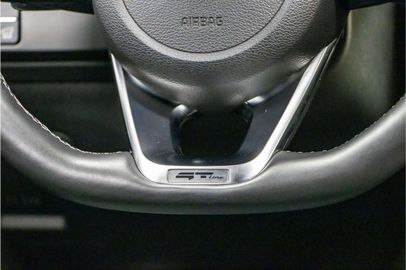 Car image 32