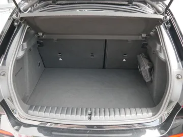 Car image 38
