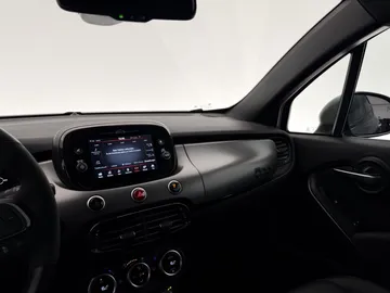 Car image 35