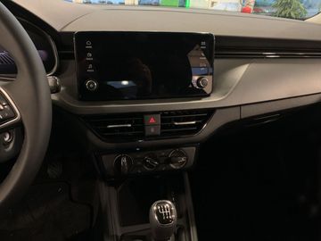 Car image 14